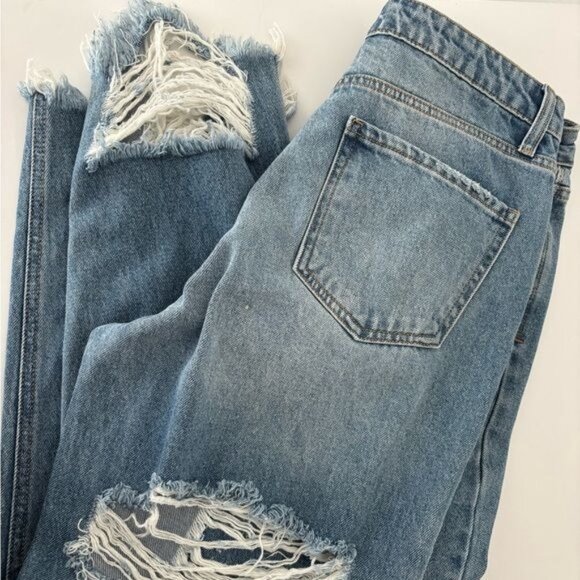 NWT Jeans 13 Cello Distressed Ripped Shredded Mom Y2K Grunge Festival Streetwear - Picture 11 of 14